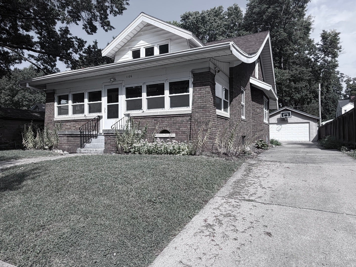 1106 E Olive Street E — photo