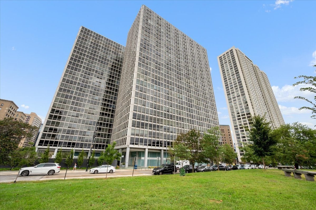 330 W Diversey Parkway 706 — photo