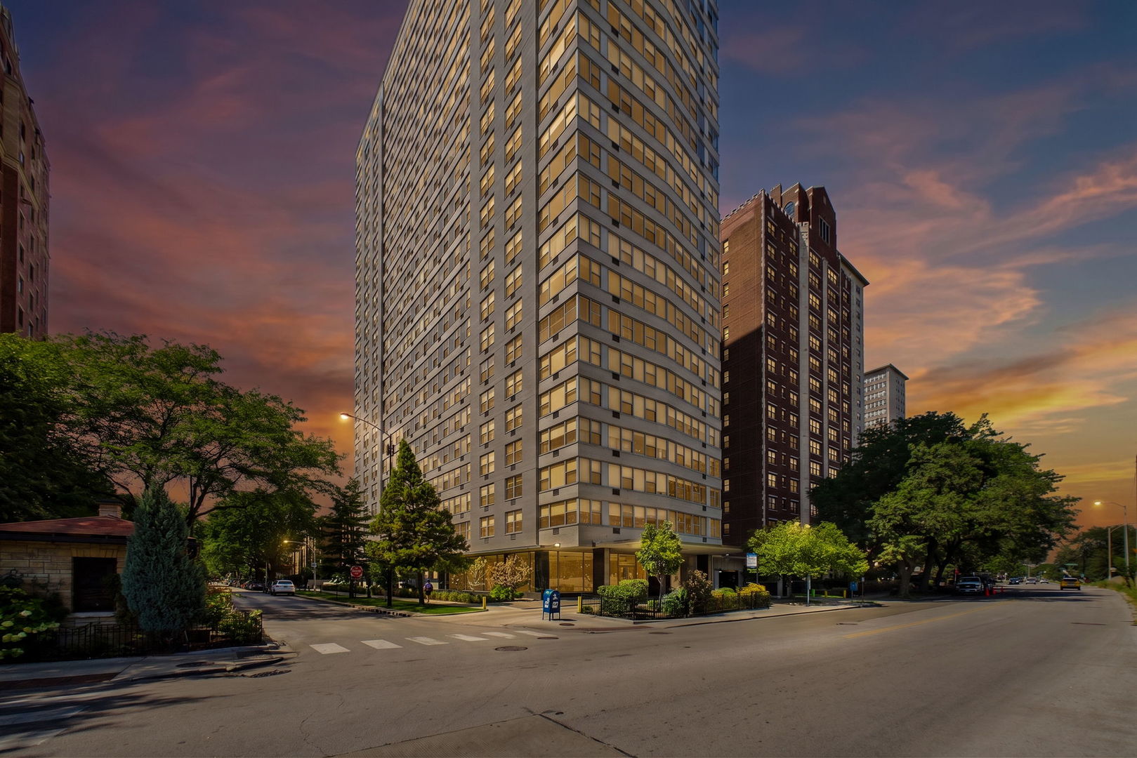 3900 N Lake Shore Drive 14F — photo