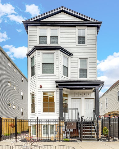3624 W George Street G — photo