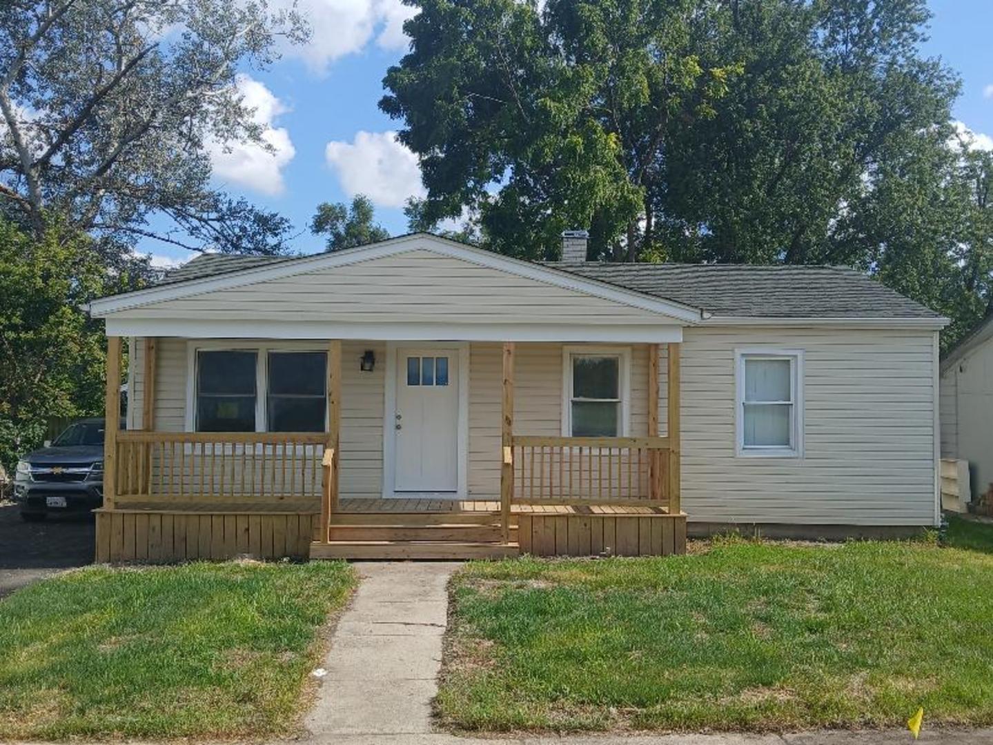 2402 E Sauk Trail — photo