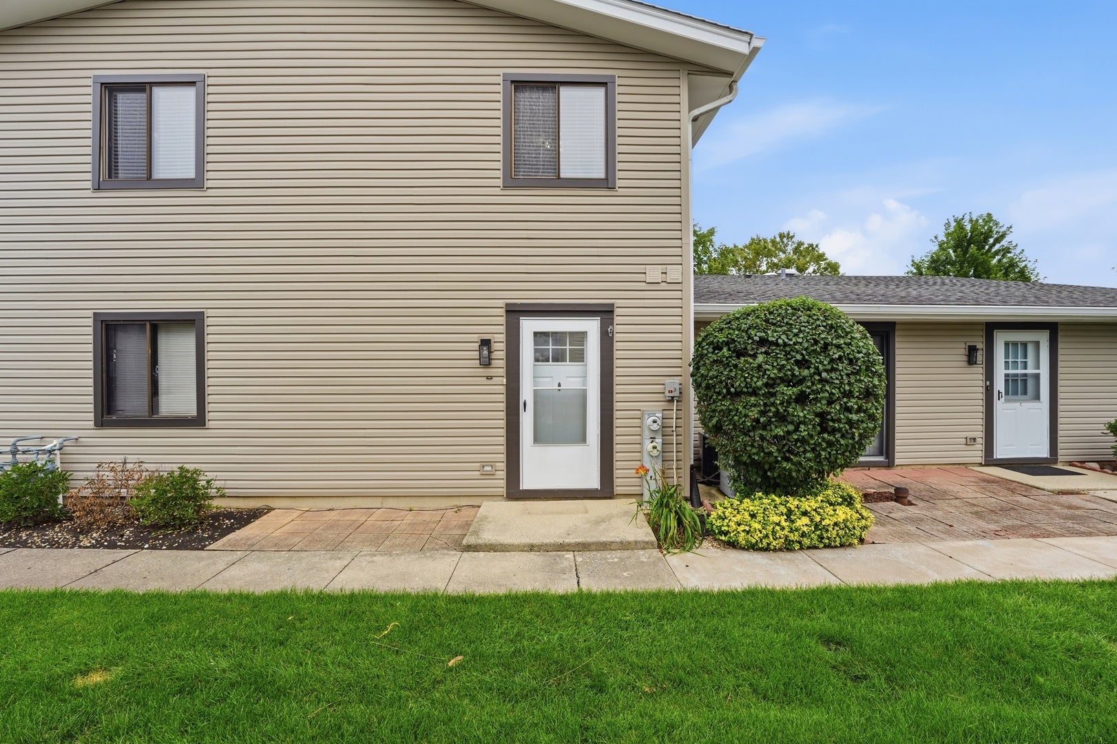 124 Fairlane Court D — photo