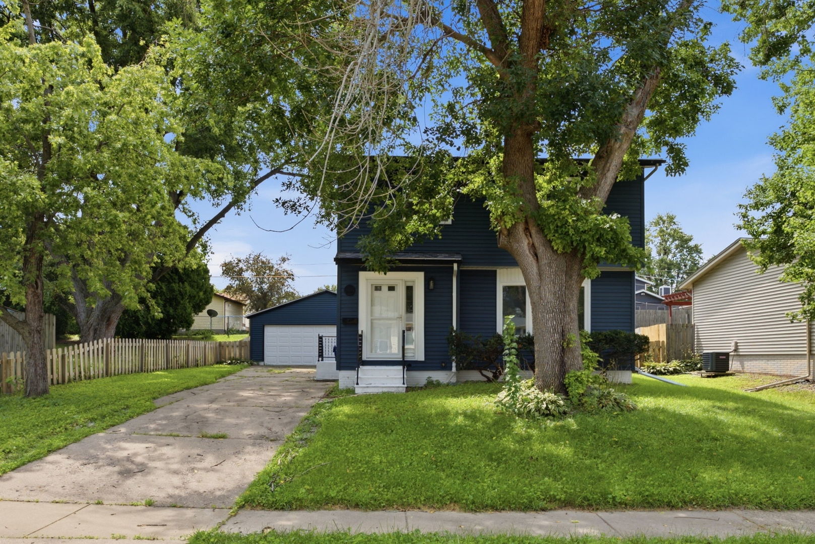 1903 Kings Drive — photo