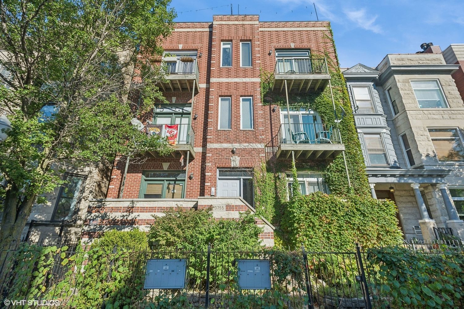 3755 N Wilton Avenue 3SE — photo