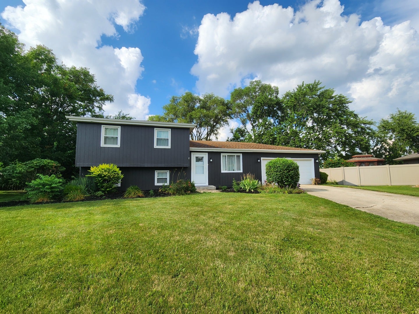 2412 Durness Court — photo