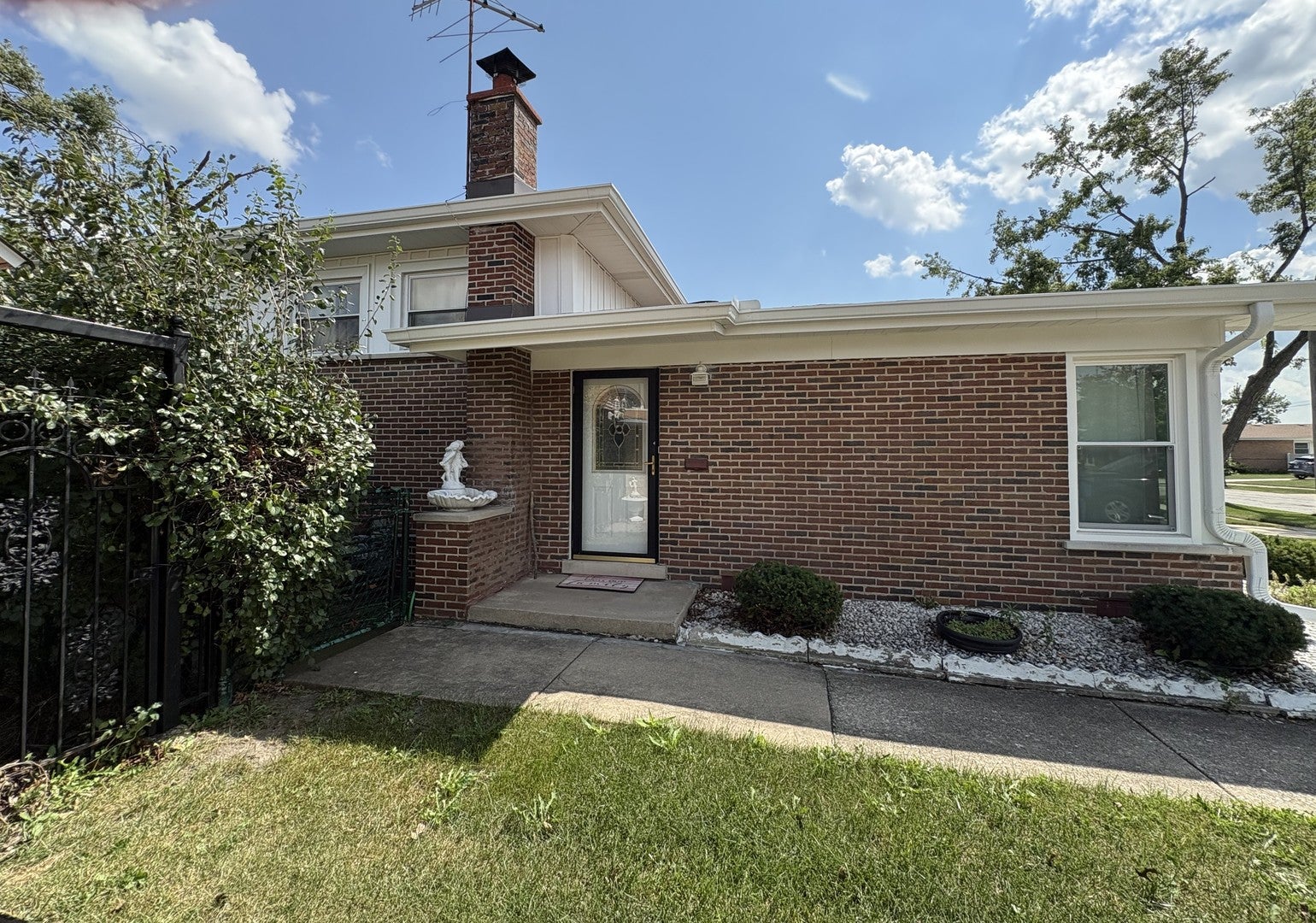 235 S Mayfair Place — photo