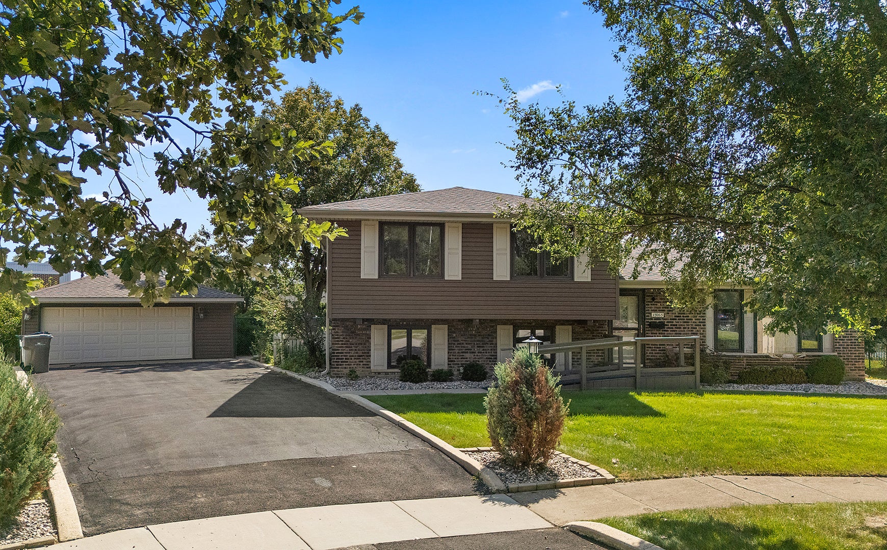 15065 Avenida Del Este Street — photo