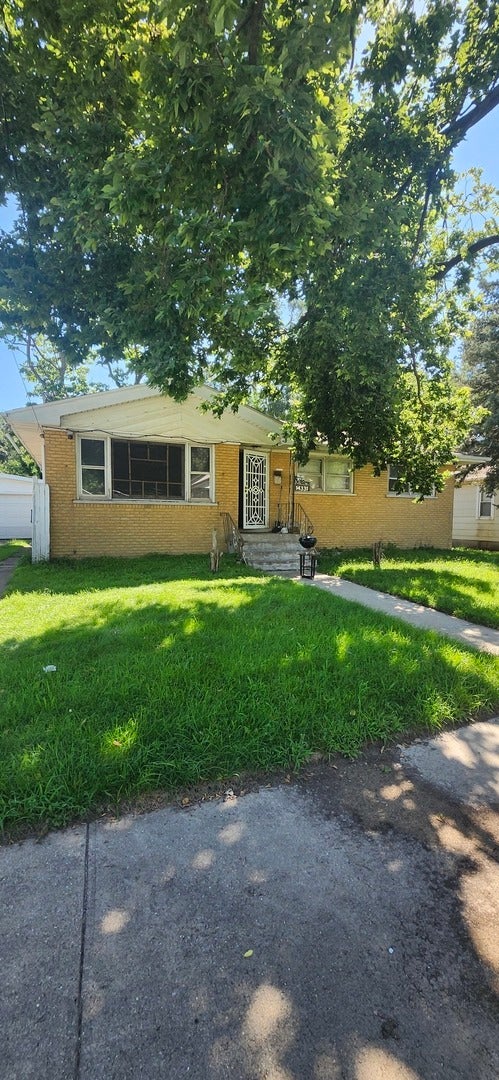 Home in Dolton, IL 60419 — photo 2
