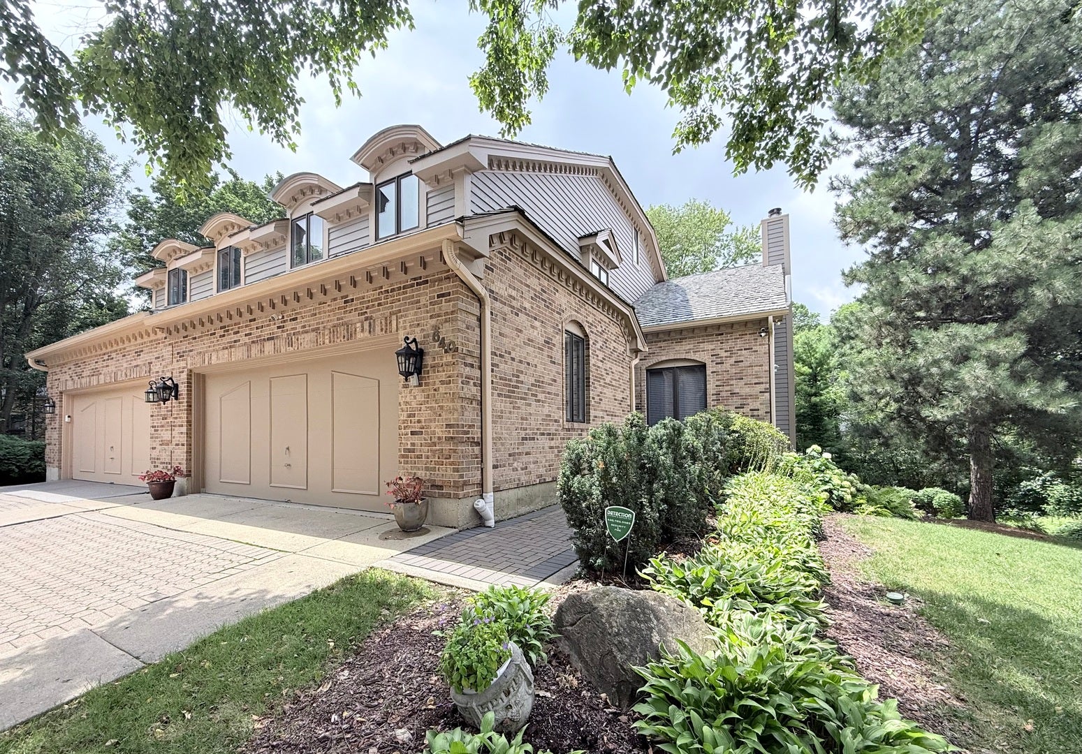 640 Walnut Oaks Drive — photo