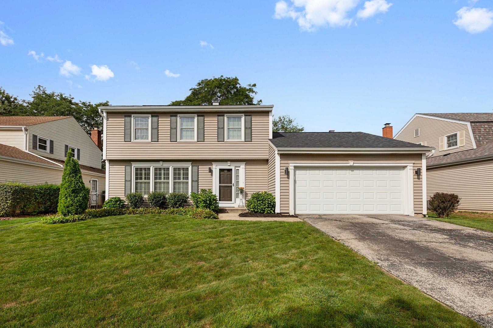 1481 Oxford Drive — photo