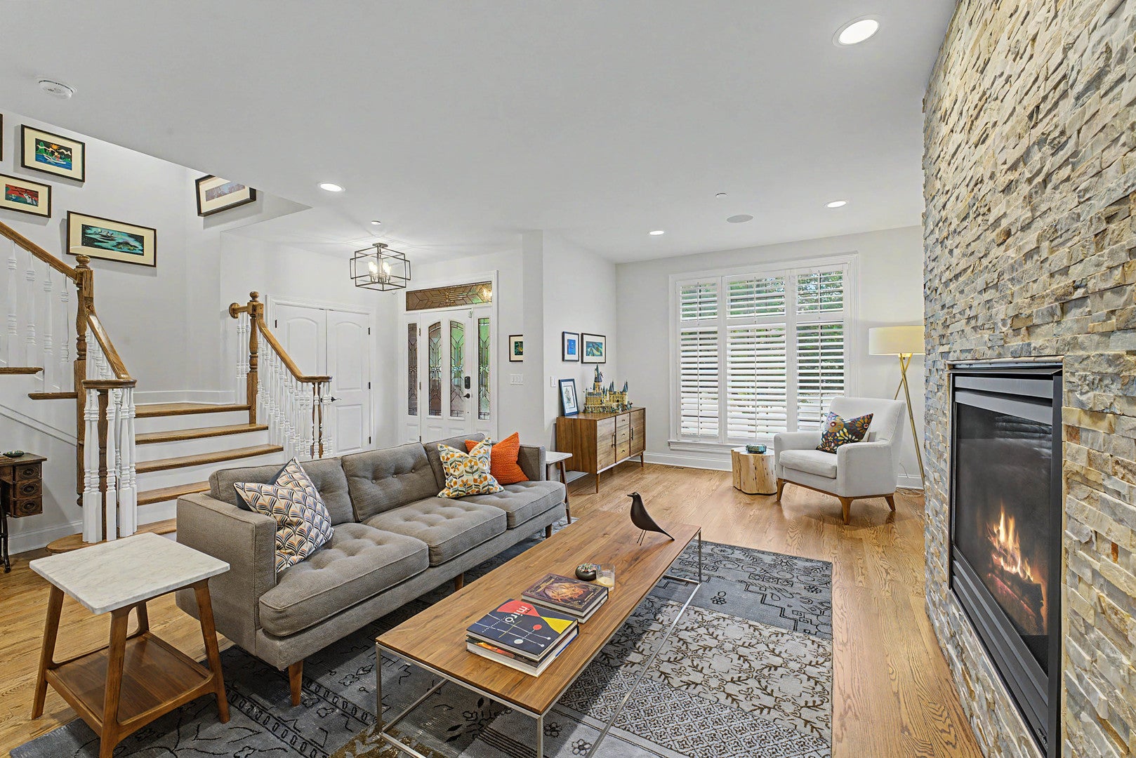 Home in Mount Prospect, IL 60056 — photo 3