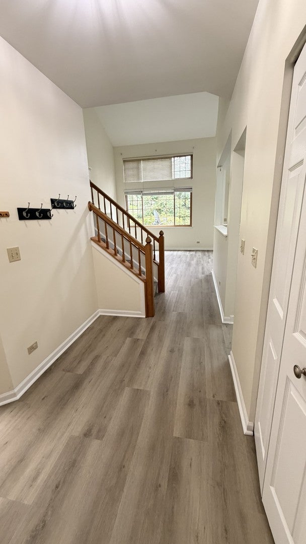 Home in Hoffman Estates, IL 60169 — photo 3