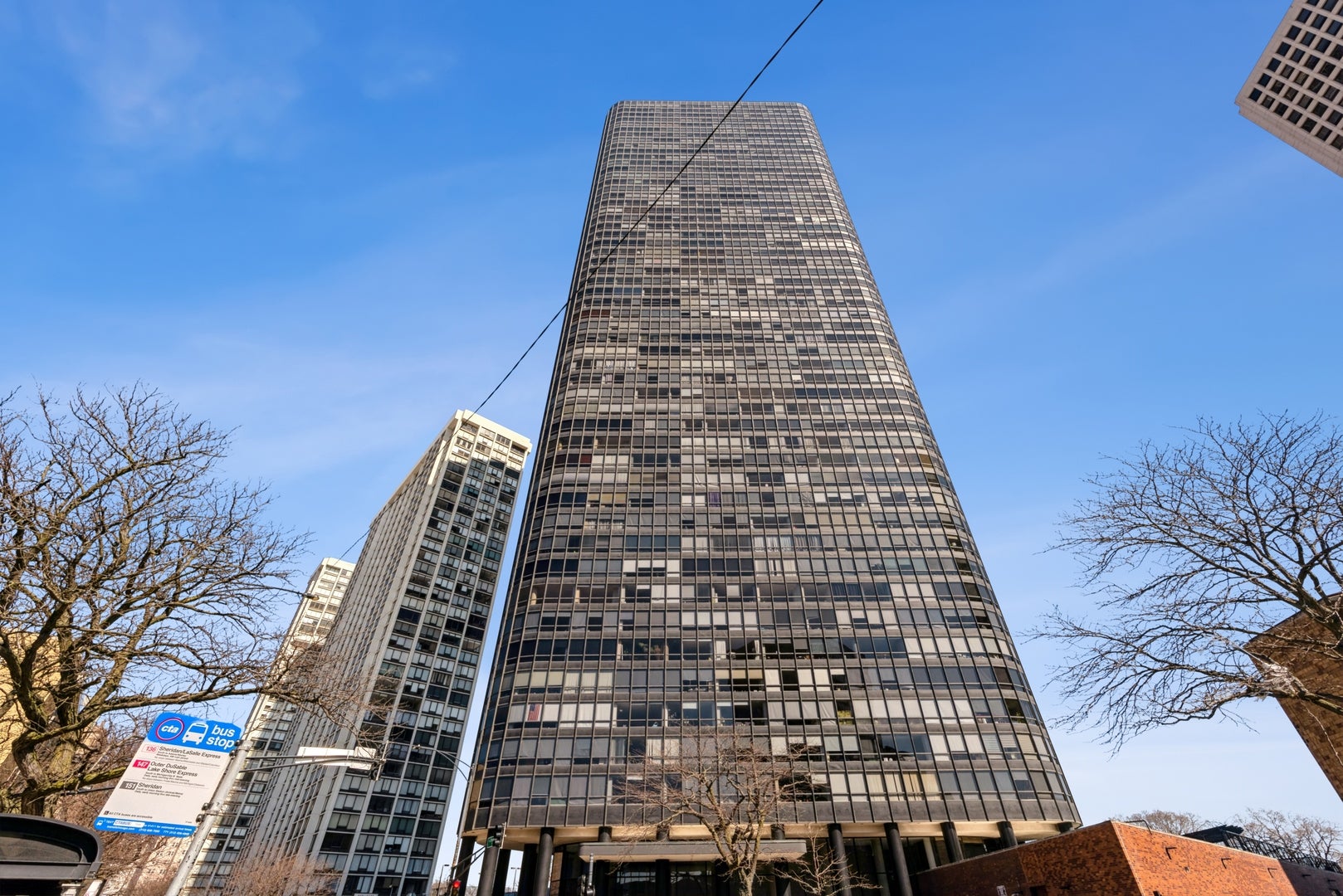 5415 N Sheridan Road 2905 — photo