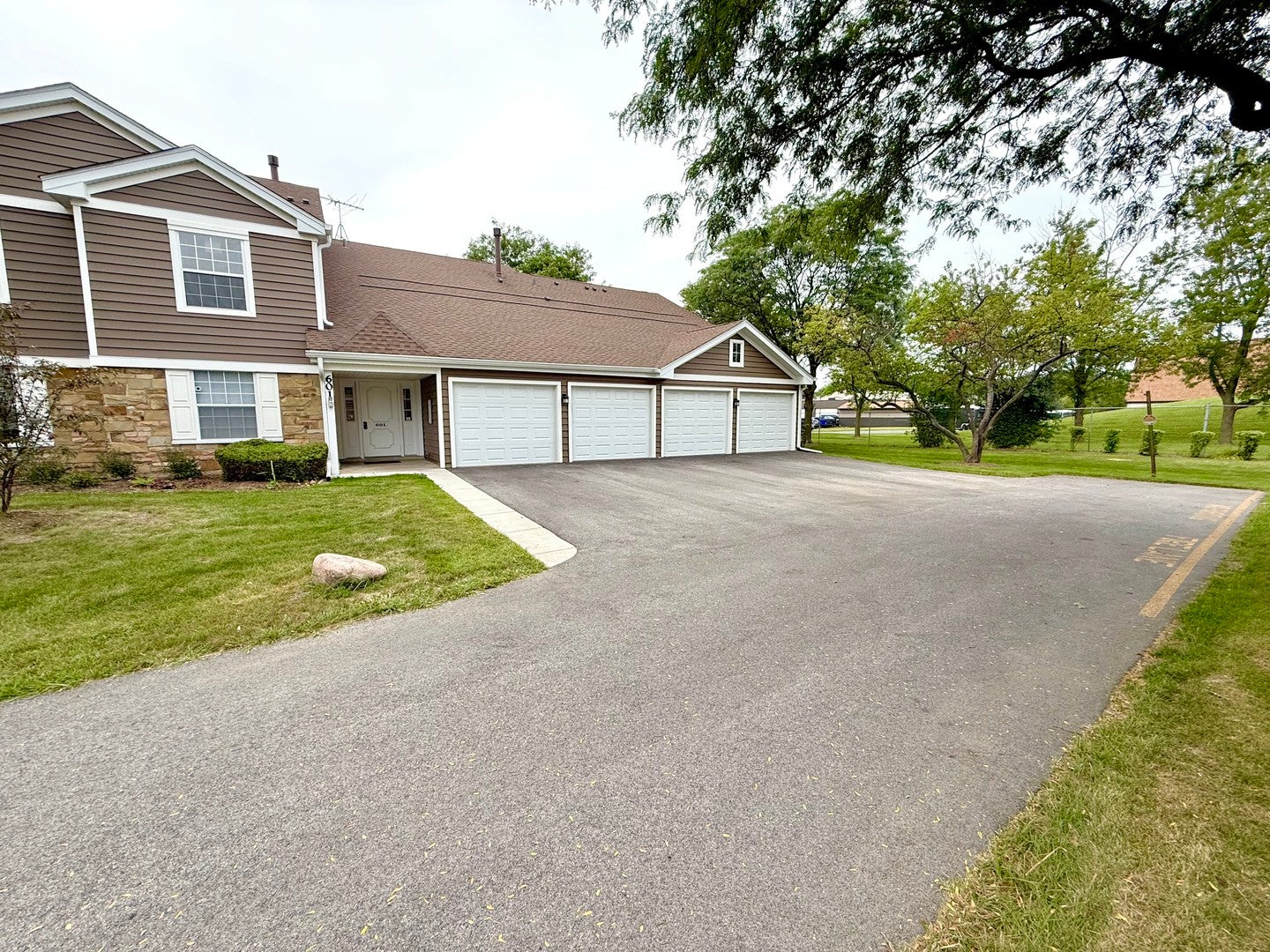 601 Hanover Court Z1 — photo