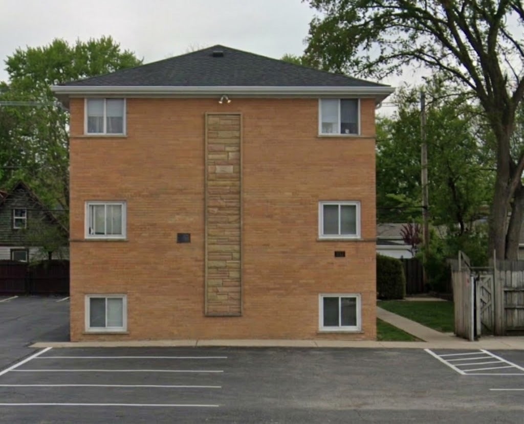 1511 E Roosevelt Road 1 — photo