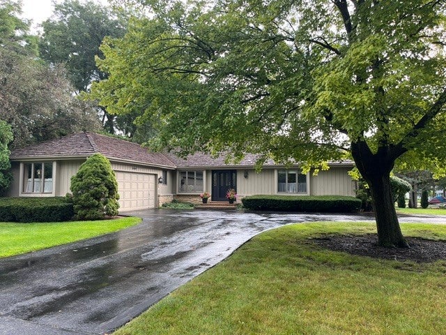 990 Burridge Court — photo