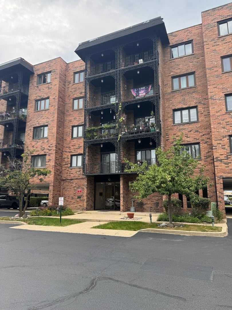 9374 Landings Lane 201 — photo