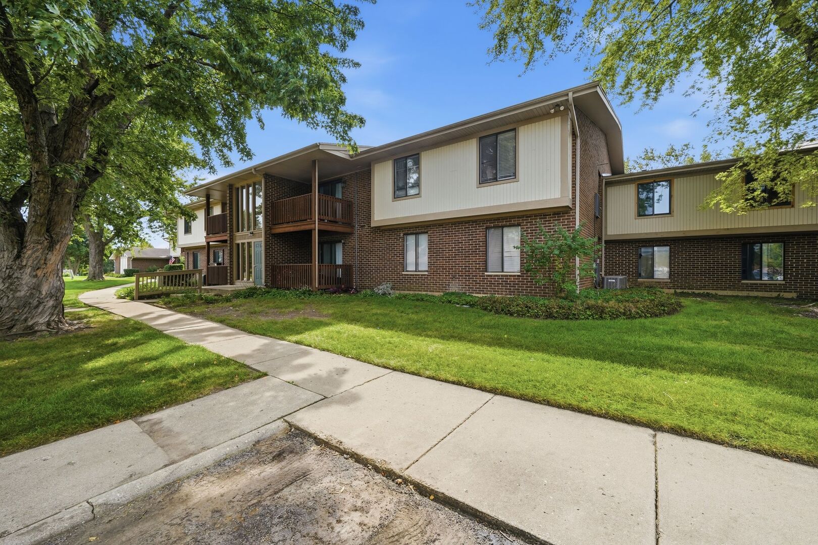 603 Garden Circle 1 — photo