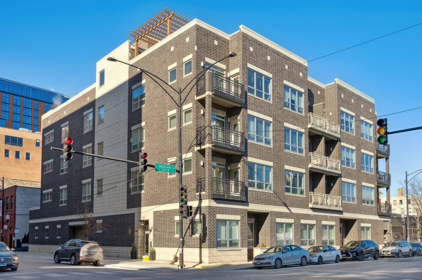 1002 W Van Buren Street 402 — photo