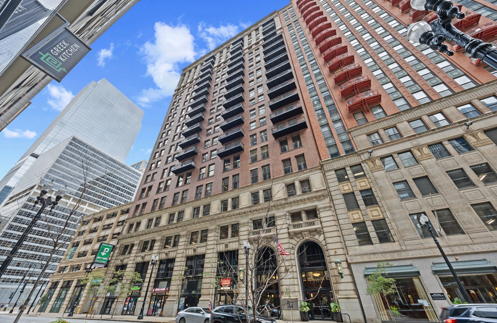 212 W Washington Street 1705 — photo