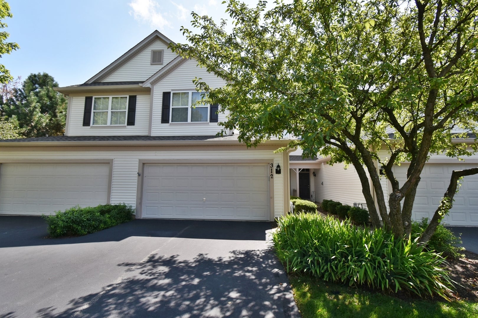 312 Fairmont Court — photo