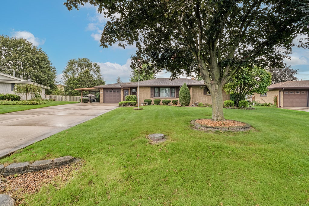 927 Maryville Drive — photo
