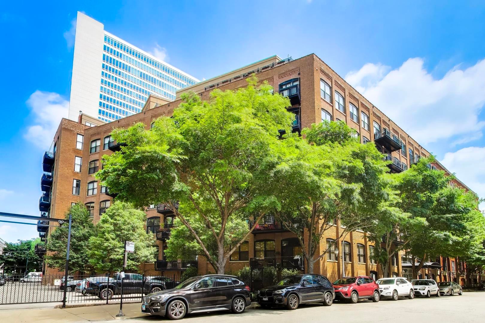520 W Huron Street 704 — photo