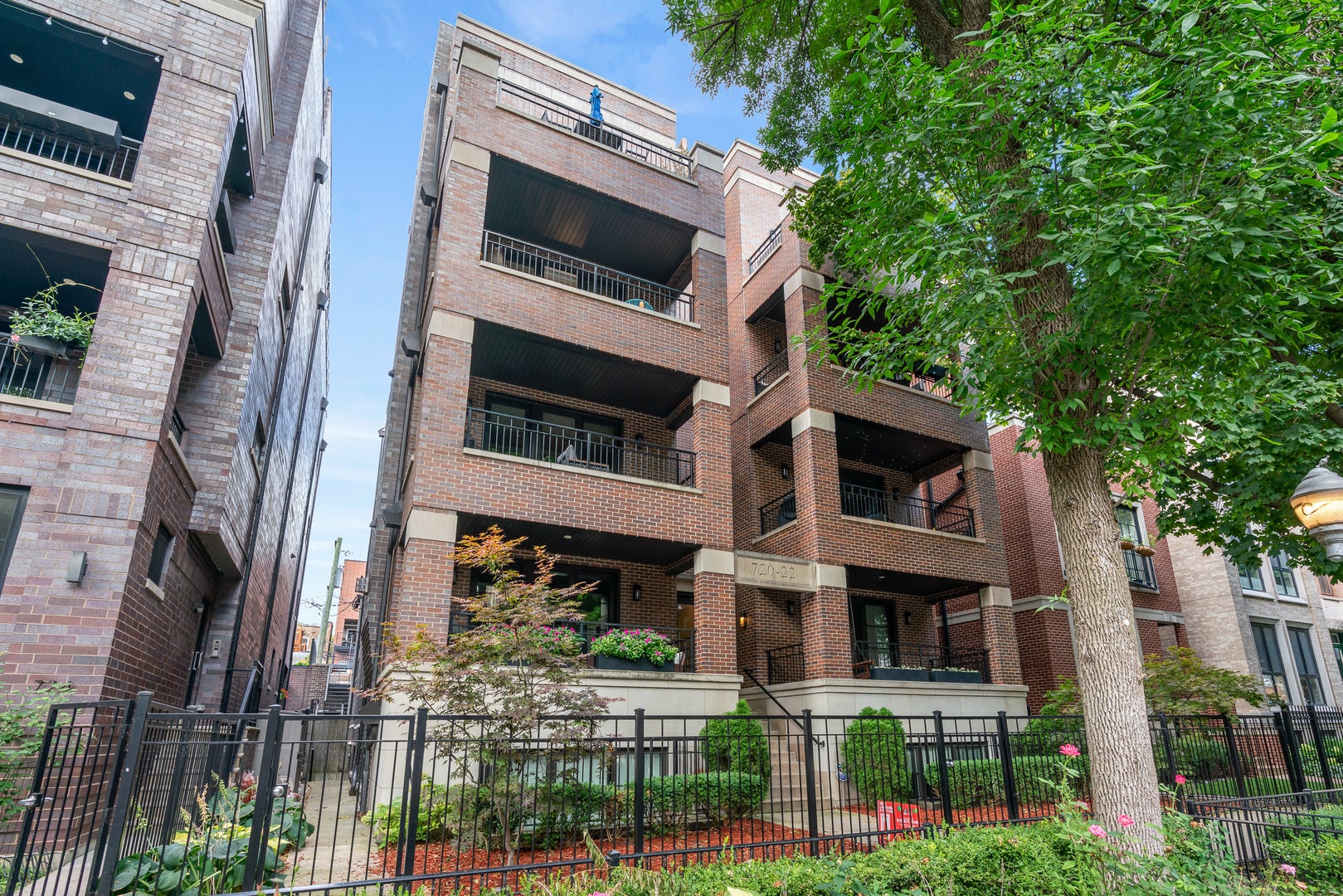 722 W Aldine Avenue 3W — photo