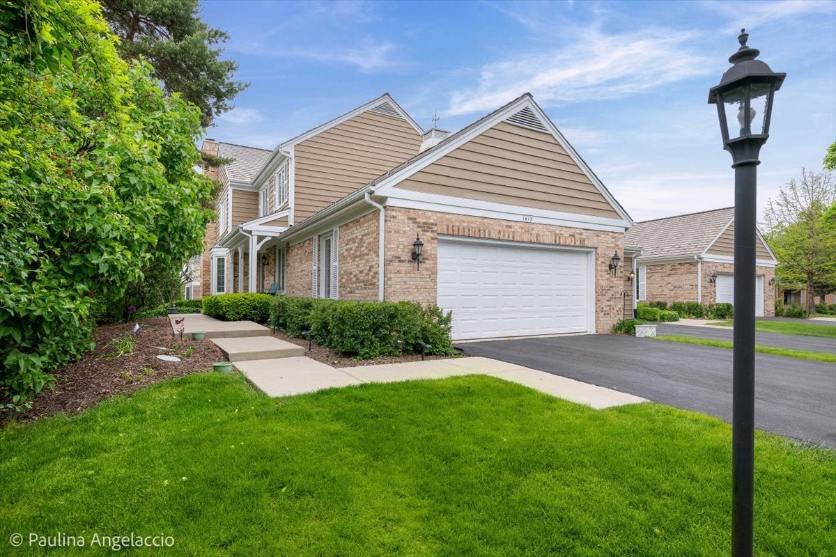1417 Shire Circle — photo