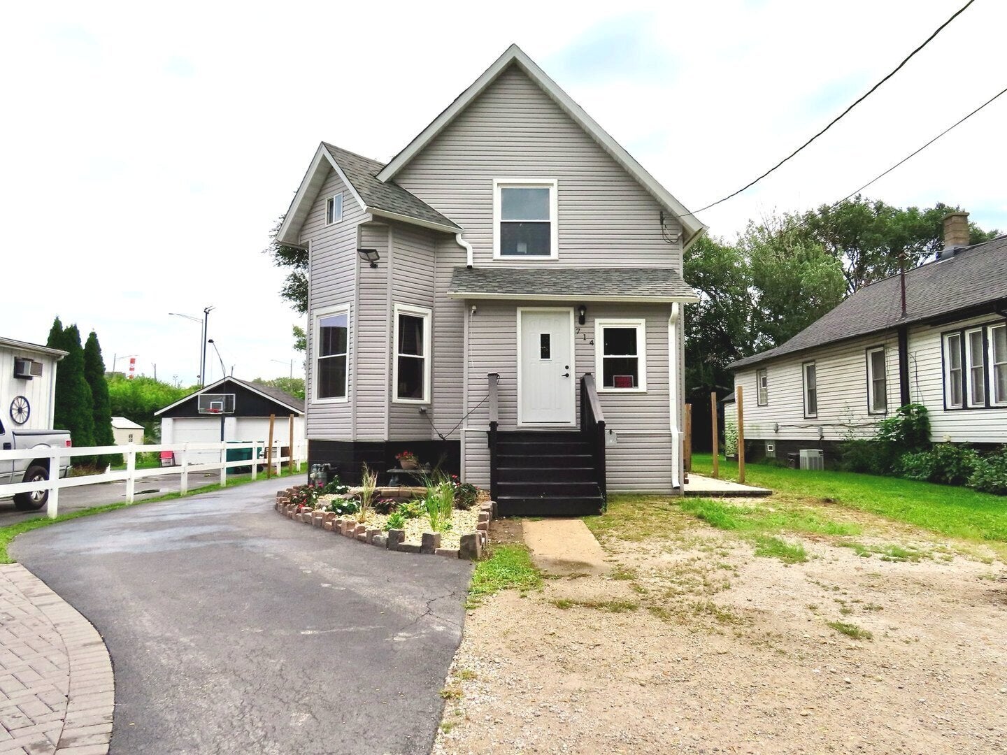 714 S Joliet Street — photo