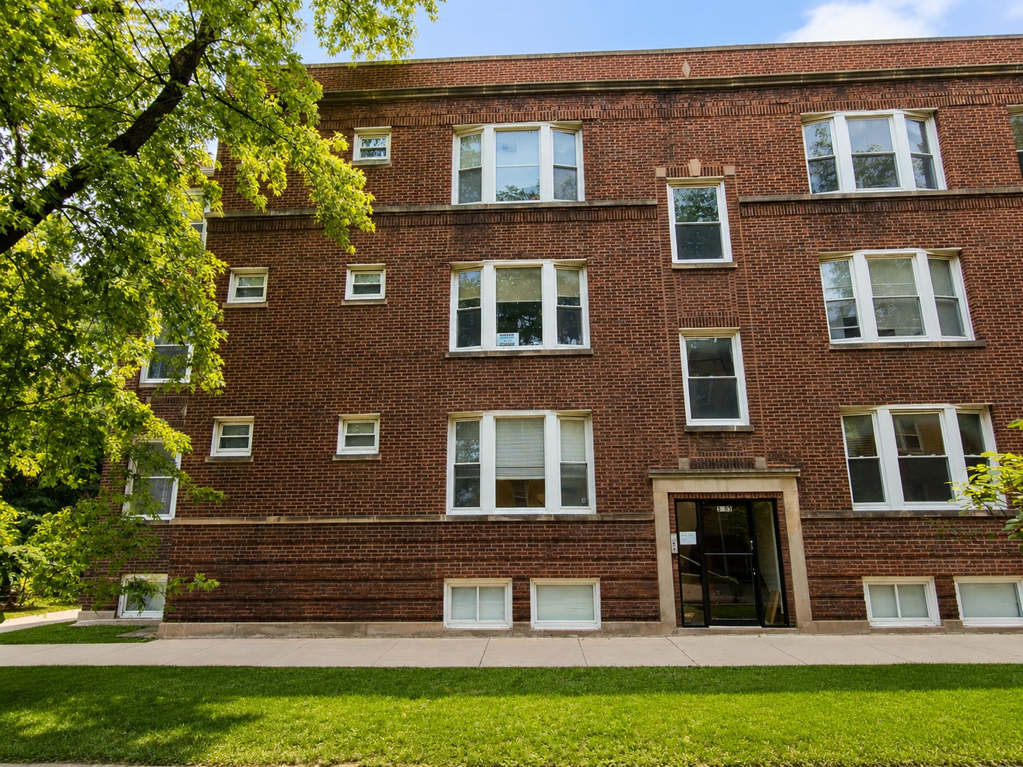 3105 W Argyle Street 1 — photo