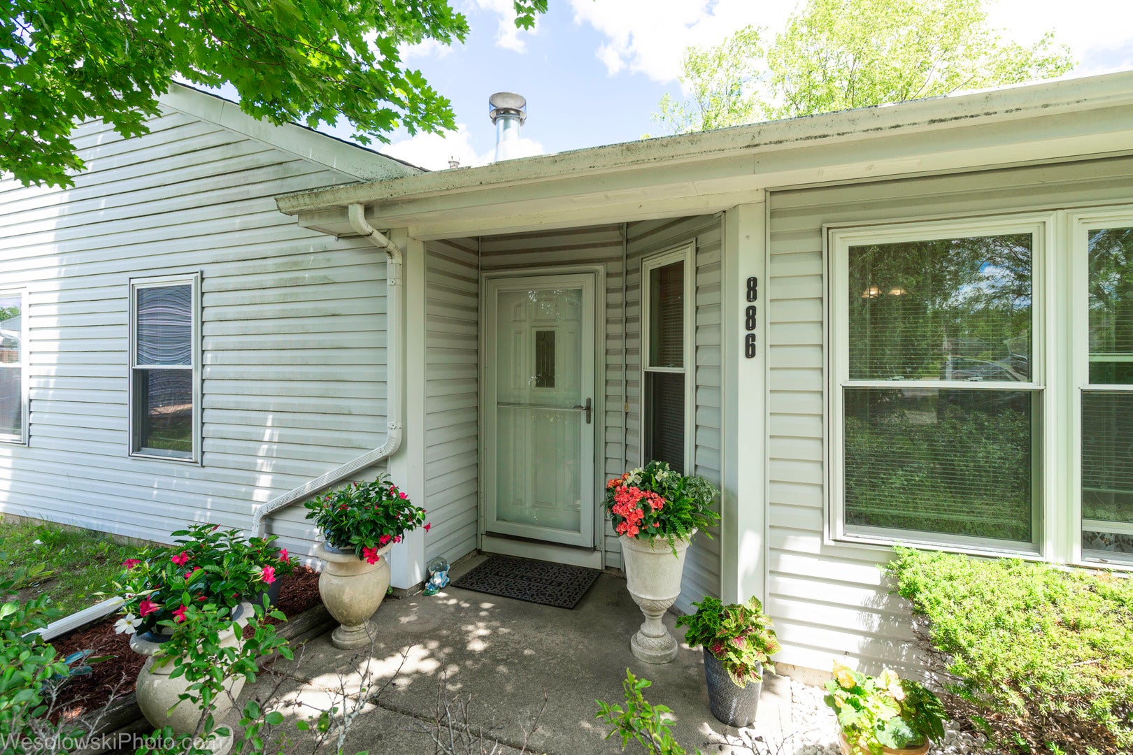 886 Quincy Court — photo