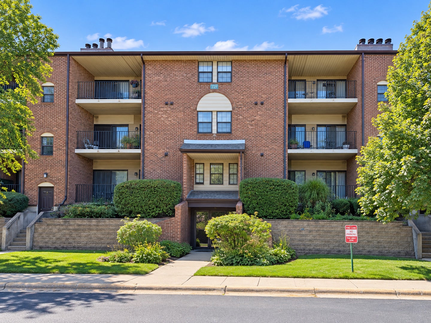 720 Weidner Road 300 — photo