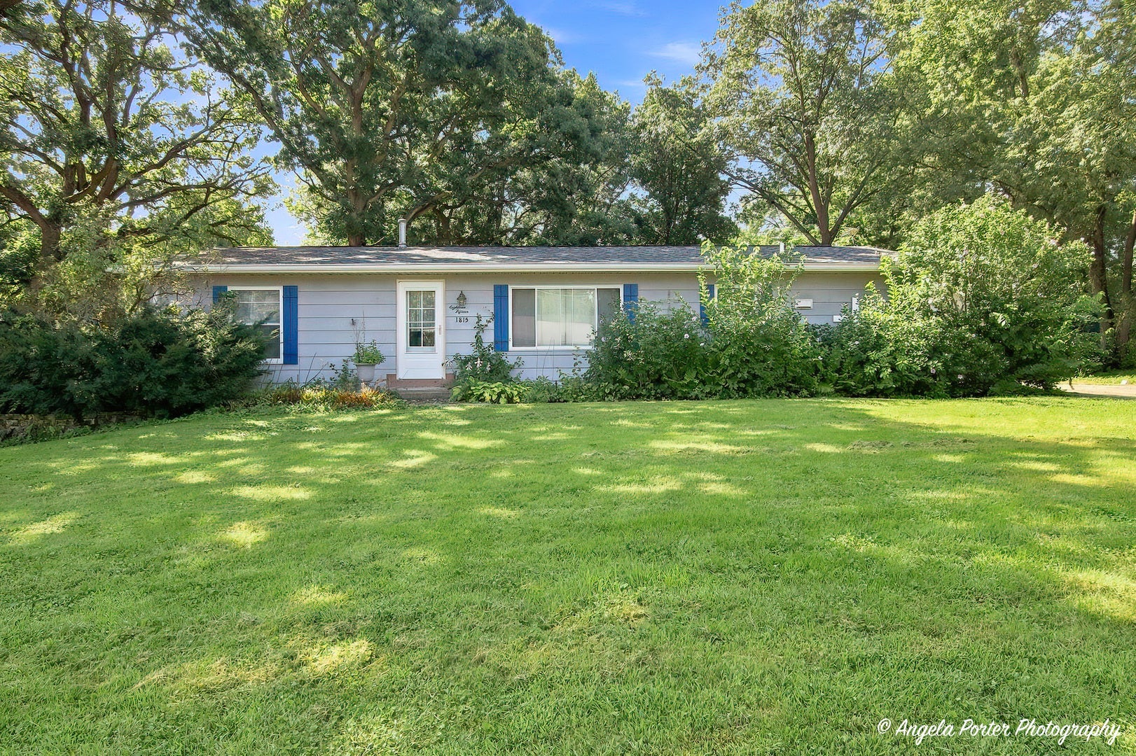1815 Grandview Drive — photo