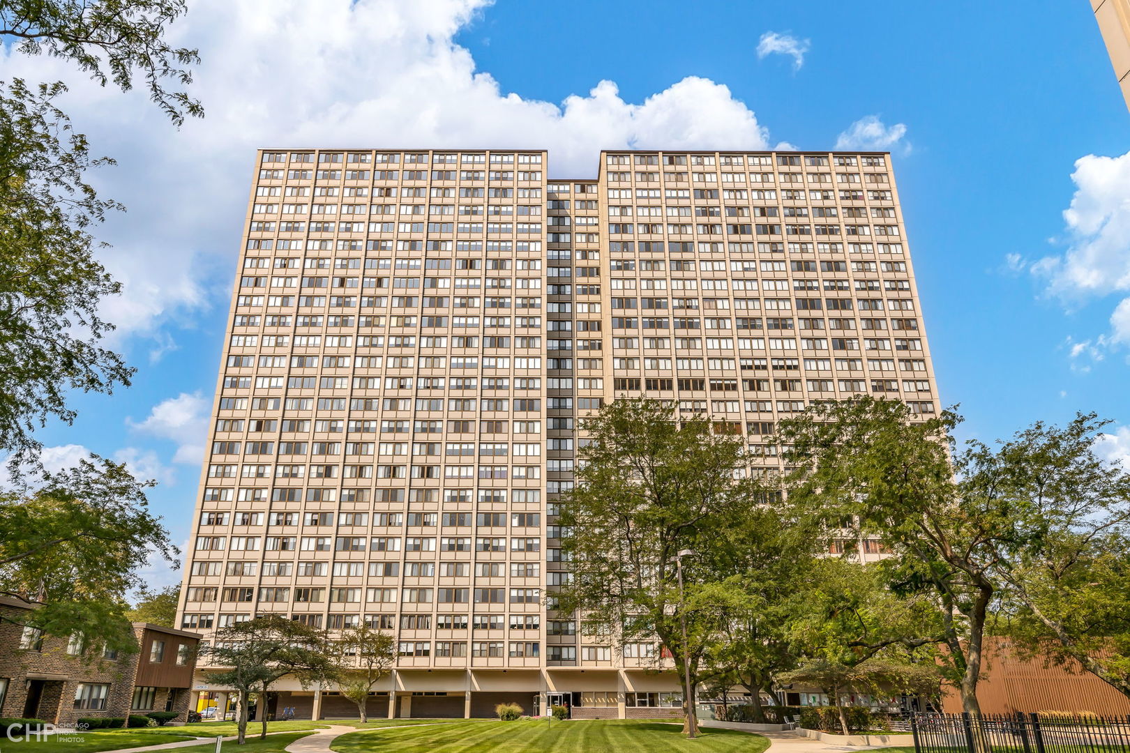 4850 S Lake Park Avenue 2109B — photo