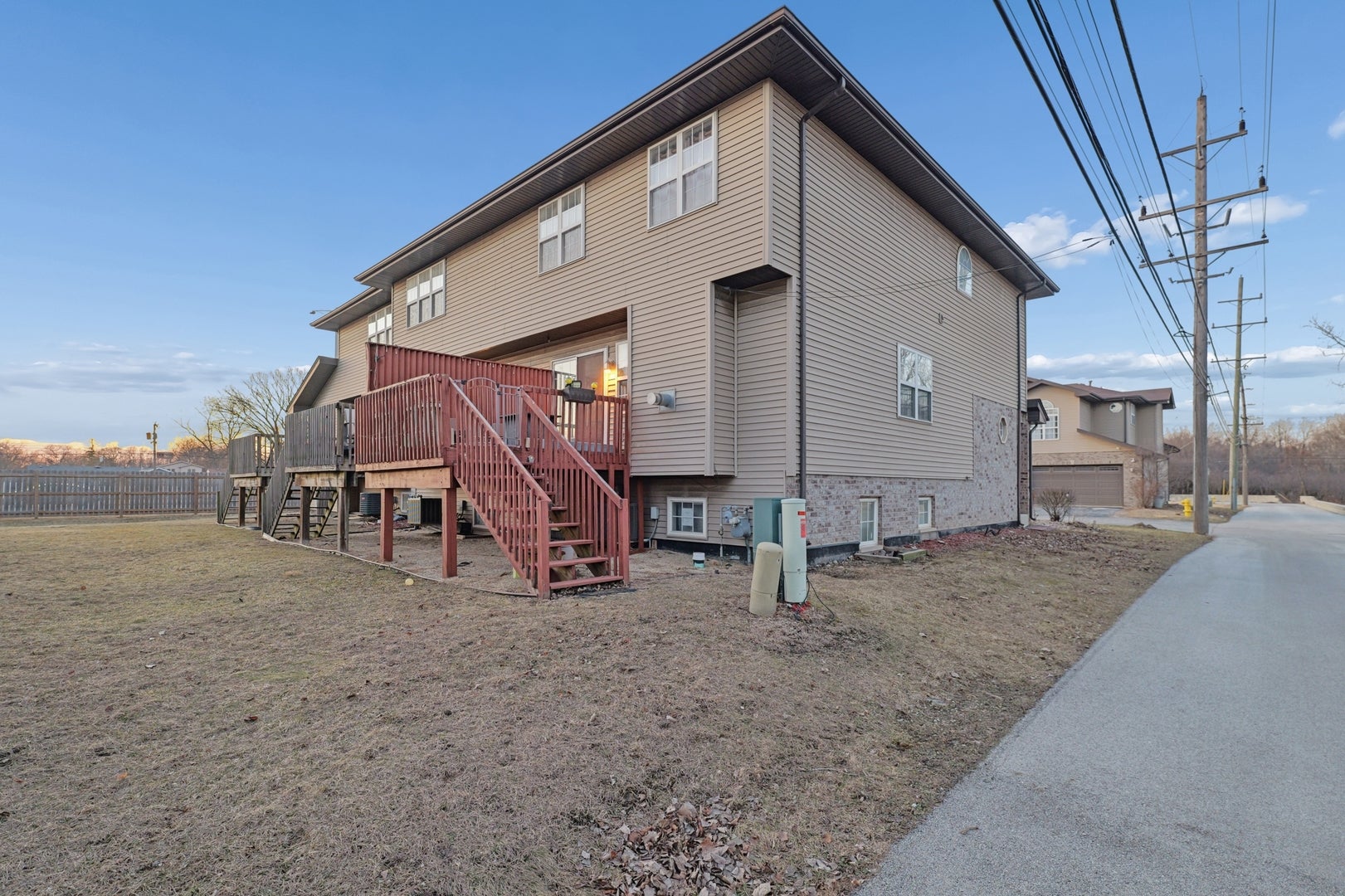Home in Markham, IL 60428 — photo 3
