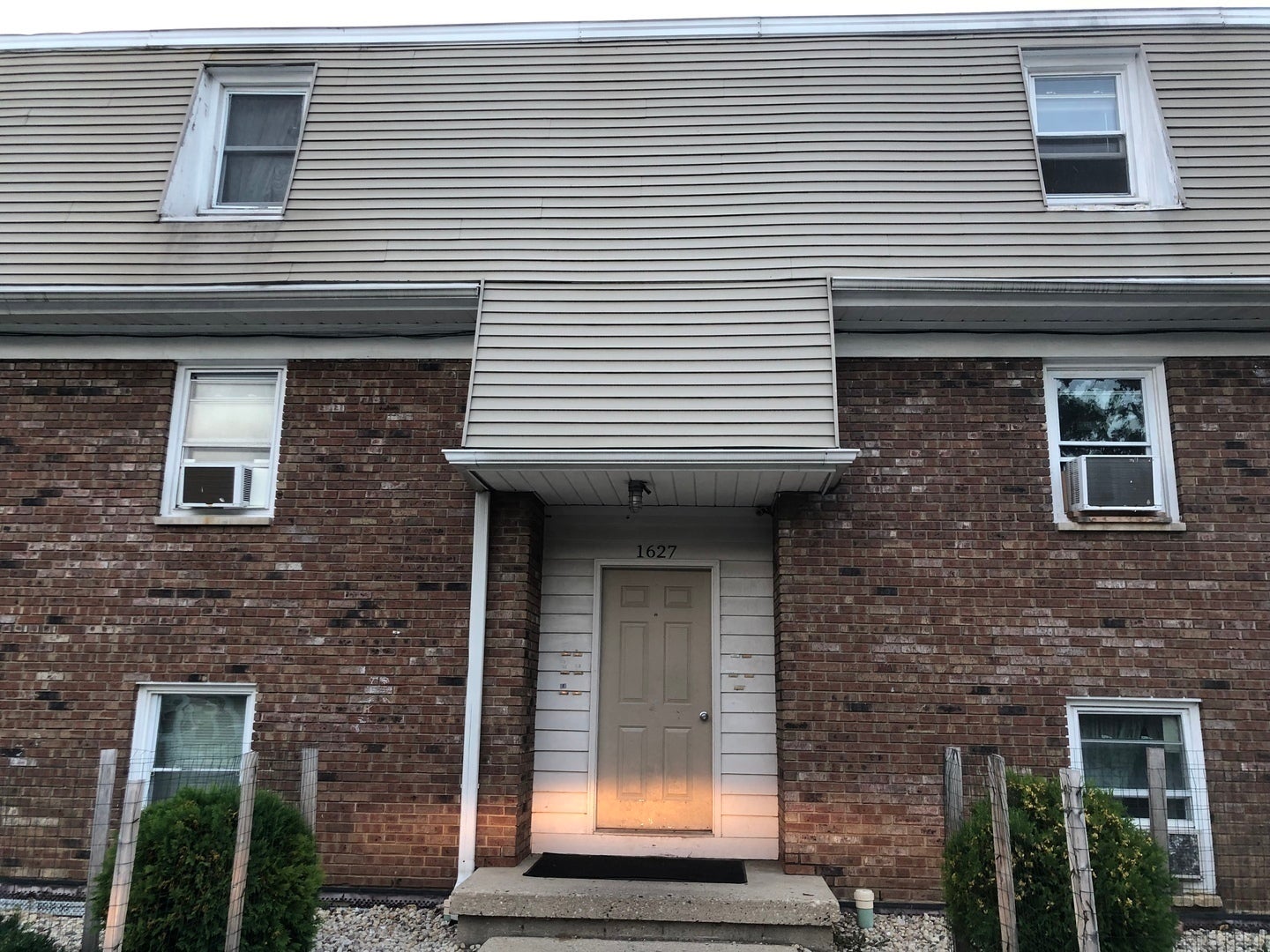 1627 Woodbine Drive 6 — photo
