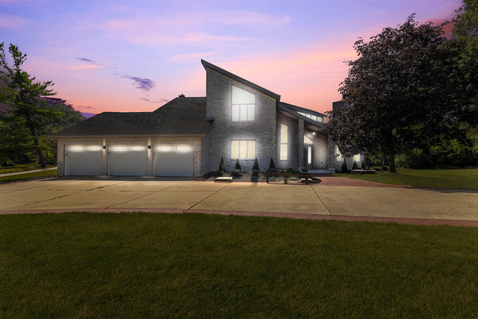 8920 Royal Drive — photo