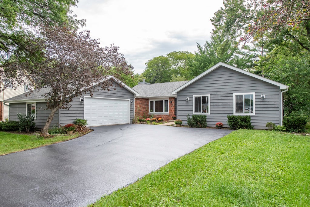 579 Phillips Circle — photo