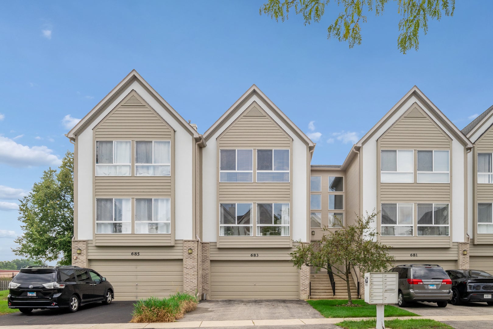 683 E Fountainview Drive — photo