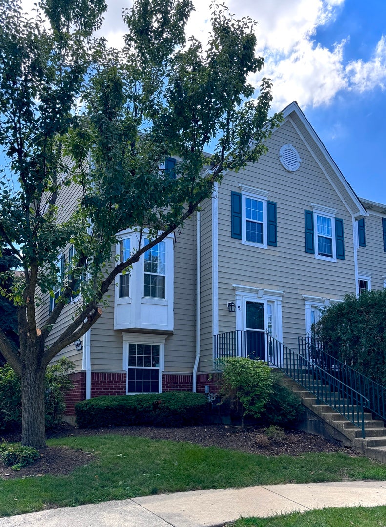 2424 Courtyard Circle 5 — photo