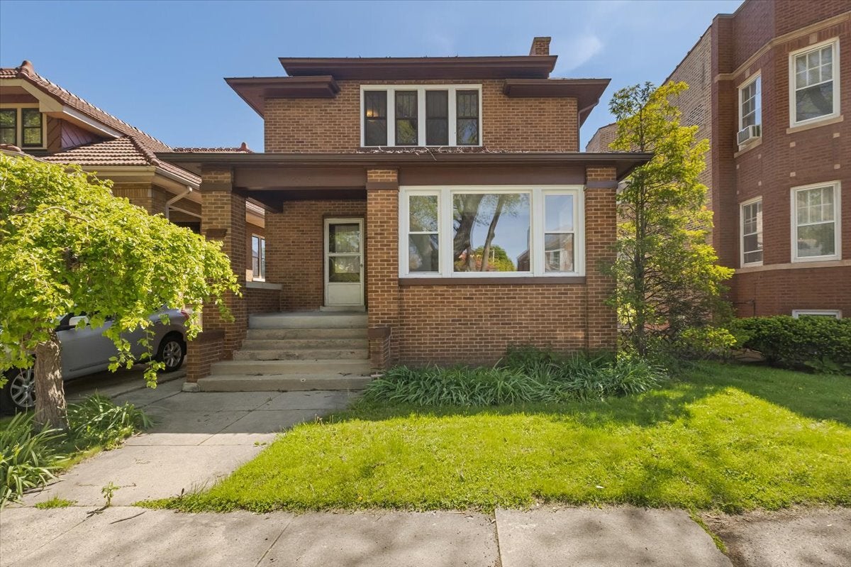 6515 N Maplewood Avenue — photo