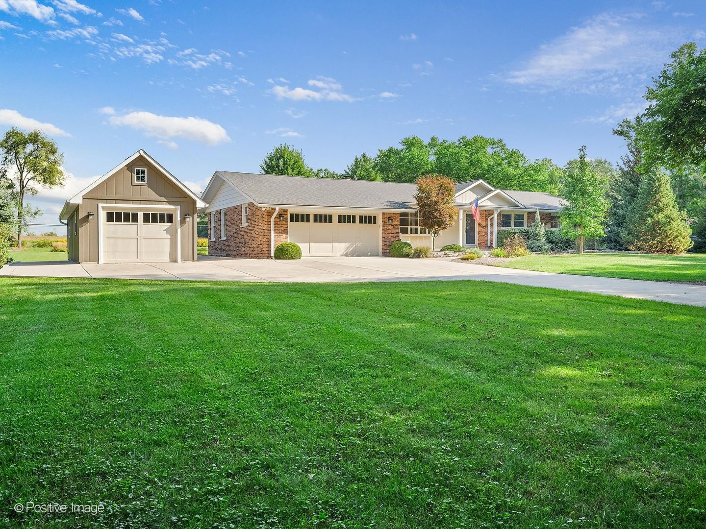 28W224 Robin Lane — photo