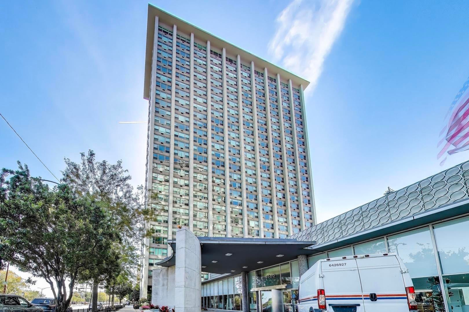 3600 N Lake Shore Drive 222 — photo