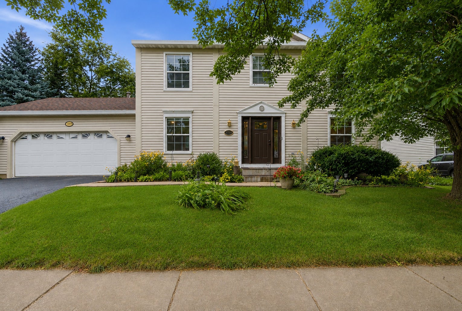 1209 River Oak Drive — photo