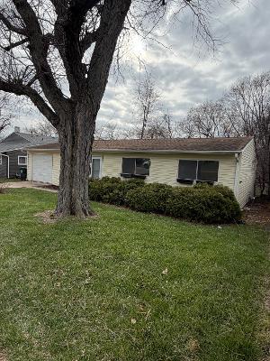 Home in Streamwood, IL 60107 — photo 2