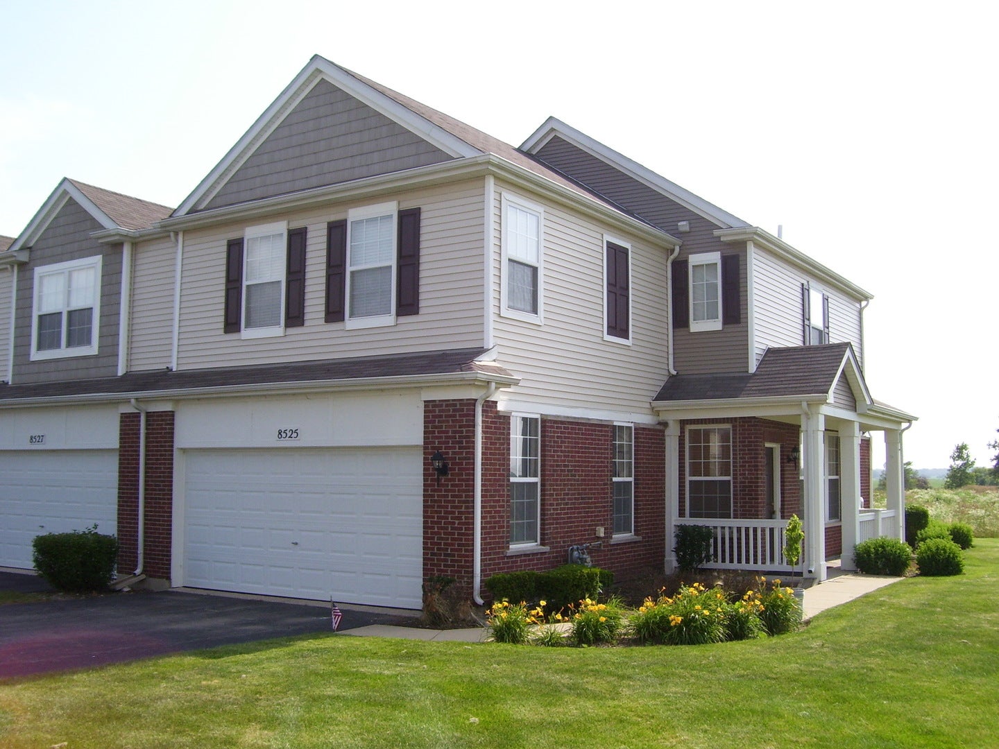 8525 Sawyer Court — photo