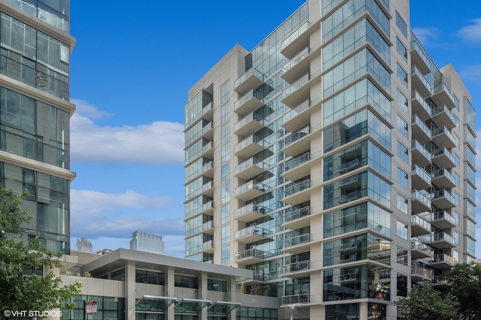 123 S Green Street 604B — photo