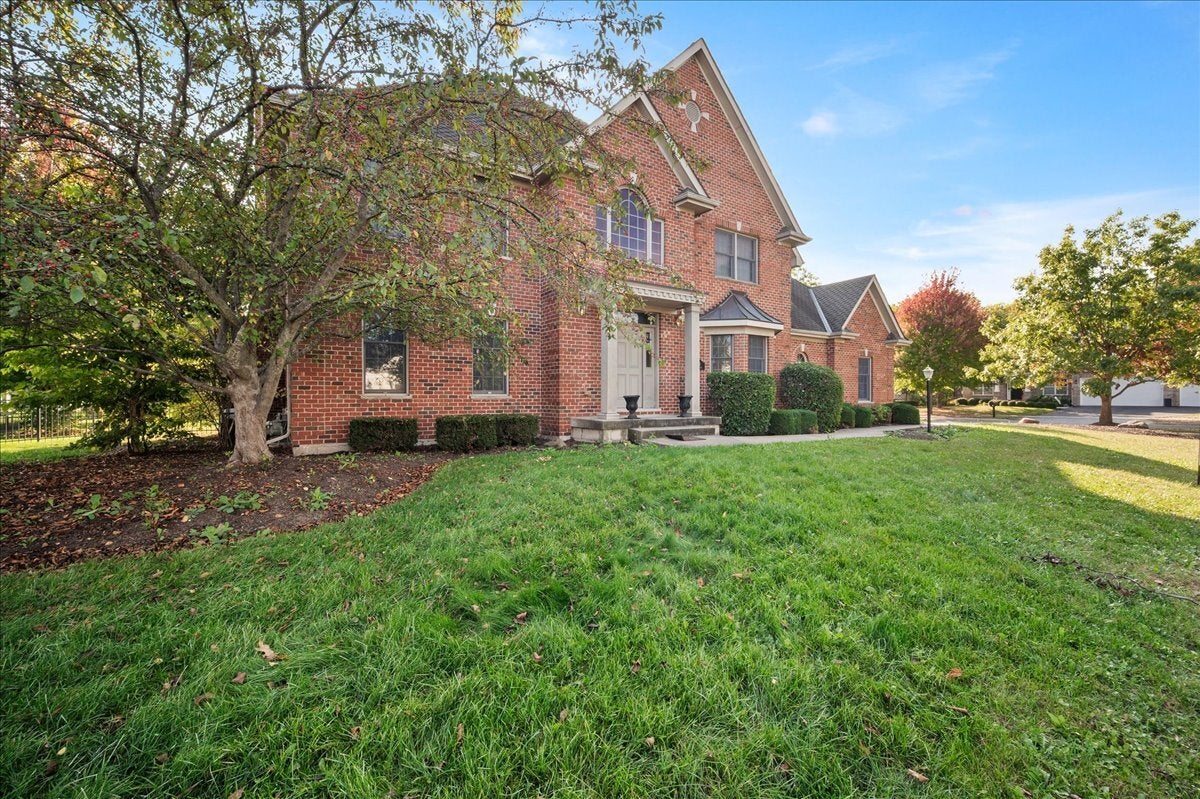 1084 Redwood Drive — photo