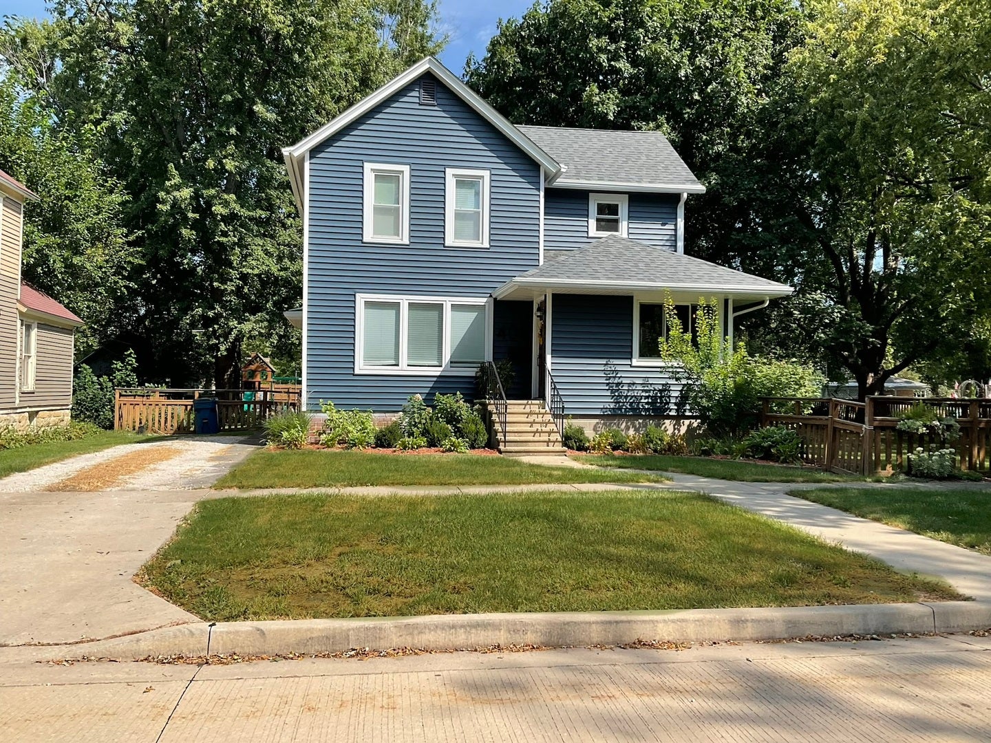 406 E Chippewa Street — photo
